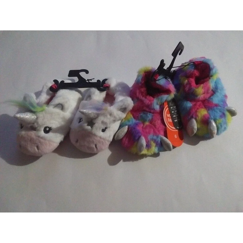 NWT Wonder Nation 2 Pair of Slippers